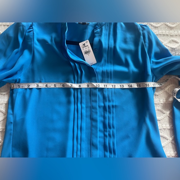 New! Express Bright Blue Pleated Polyester Blouse Long Sleeve Women’s size S - Picture 12 of 13